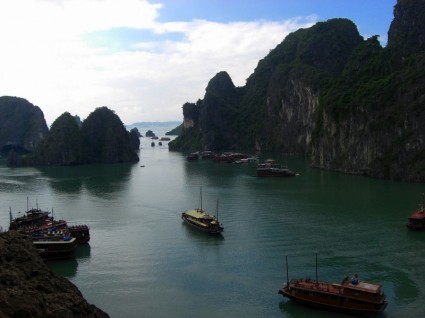 eau de la baie d'halong au Vietnam