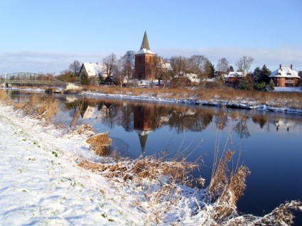 كنيسة بيركينثين في فصل الشتاء