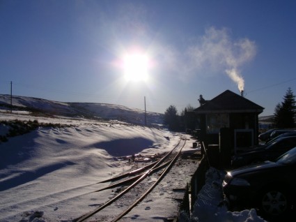 zima na linii kolejowej