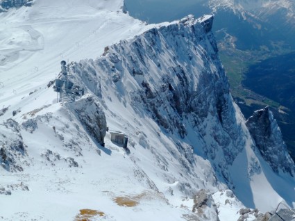 Zugspitze klif śnieg